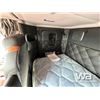 Image 30 : 2025 KENWORTH W990 T/A SLEEPER TRUCK TRACTOR