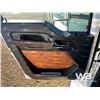 Image 28 : 2025 KENWORTH T880 T/A DAY CAB TRUCK TRACTOR