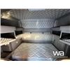 Image 21 : 2022 KENWORTH W900B T/A SLEEPER TRUCK TRACTOR