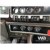 Image 18 : 2022 KENWORTH W900L T/A SLEEPER TRUCK TRACTOR