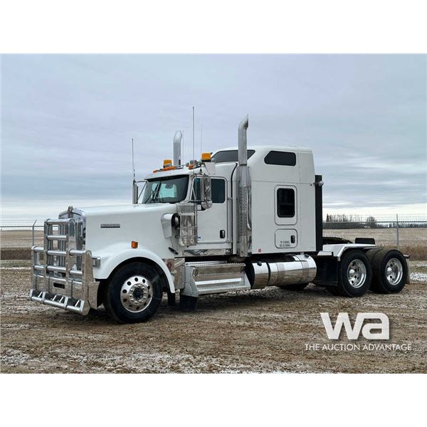 2022 KENWORTH W900L T/A SLEEPER TRUCK TRACTOR