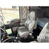 Image 9 : 2022 KENWORTH W900L T/A SLEEPER TRUCK TRACTOR