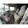 Image 7 : 2005 KENWORTH T800 T/A SLEEPER TRUCK TRACTOR