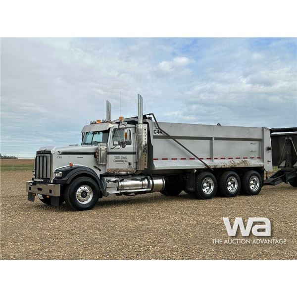 2019 WESTERN STAR 4900SF TRI DRIVE DUMP TRUCK
