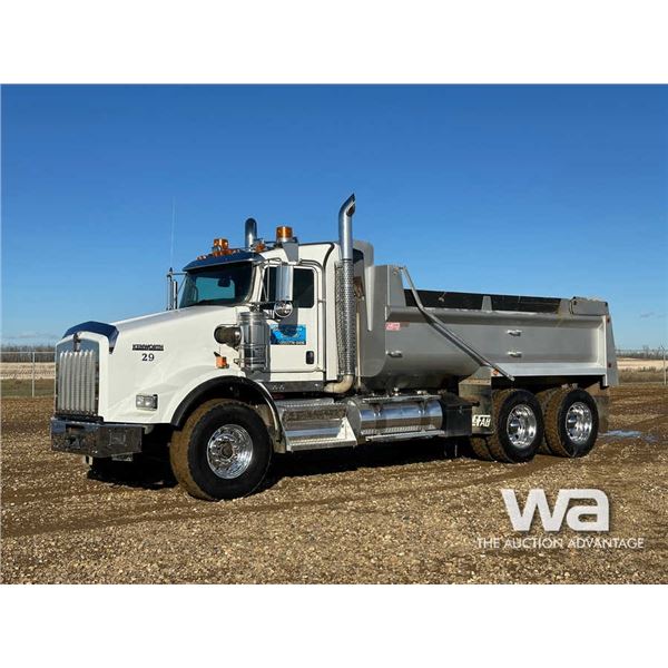 2019 KENWORTH T800 T/A DUMP TRUCK