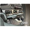 Image 17 : 2020 KENWORTH T880 T/A DUMP TRUCK