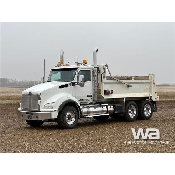 2020 KENWORTH T880 T/A DUMP TRUCK
