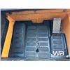 Image 7 : 2018 CASE TV380 2-SPEED COMPACT TRACK LOADER