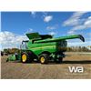 Image 4 : 2016 JOHN DEERE S680 COMBINE