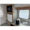 Image 12 : 2001 TRAVELAIRE 21 FT. T/A MOBILE OFFICE