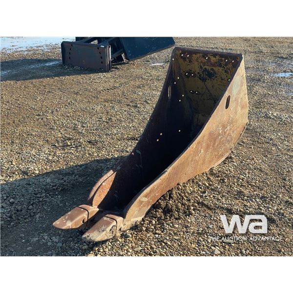 EXCAVATOR BUCKET