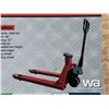 Image 5 : TMG 4500 LB. PALLET JACK