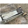 Image 6 : 5 TON FLOOR JACK