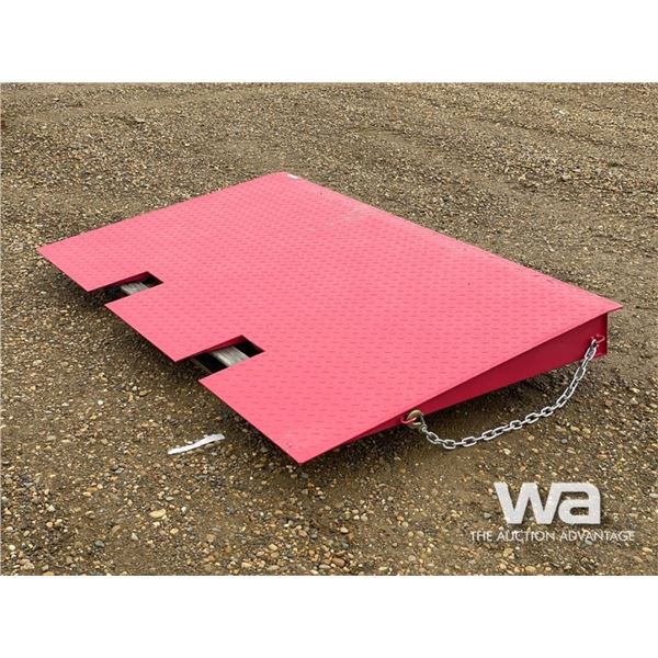 SHIPPING CONTAINER RAMP
