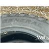 Image 5 : (4) GENERAL GRABBERS AT LT285/60 R20 STUDDED TIRES