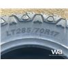 Image 6 : (4) GRIZZLY LT285/70R17 TIRES