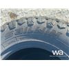 Image 5 : (2) SAILWIN 33X12.50 R17LT TIRES
