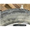 Image 5 : (4) MICHELIN 215/65R17 TIRES & RIMS