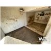 Image 9 : 7.5 X 4 FT. WOODEN DOG HOUSE