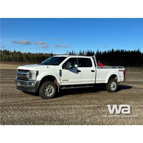 2019 FORD F-350 XLT CREW CAB PICKUP