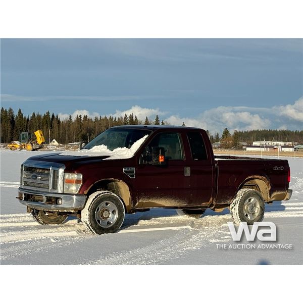 2010 FORD F250  ECAB PICKUP