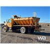 Image 4 : 1996 INTERNATIONAL 4900 S/A SANDER DUMP TRUCK