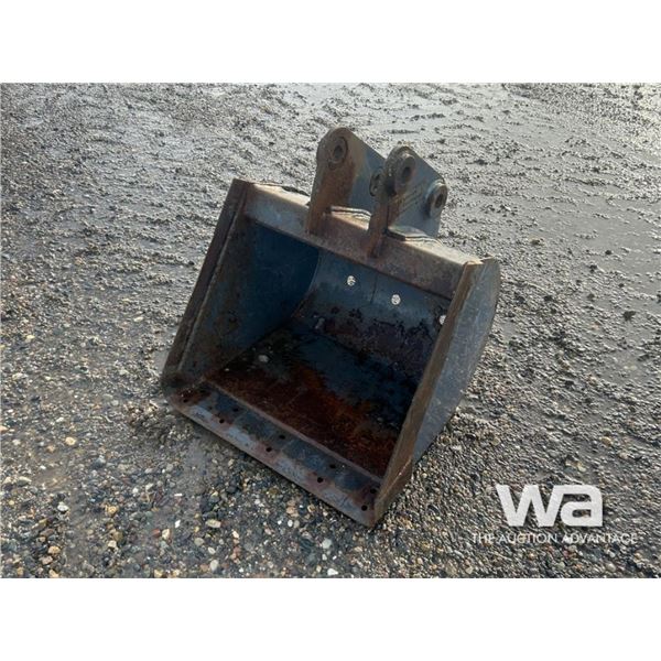 BOBCAT 24 IN. EXCAVATOR CLEANUP BUCKET
