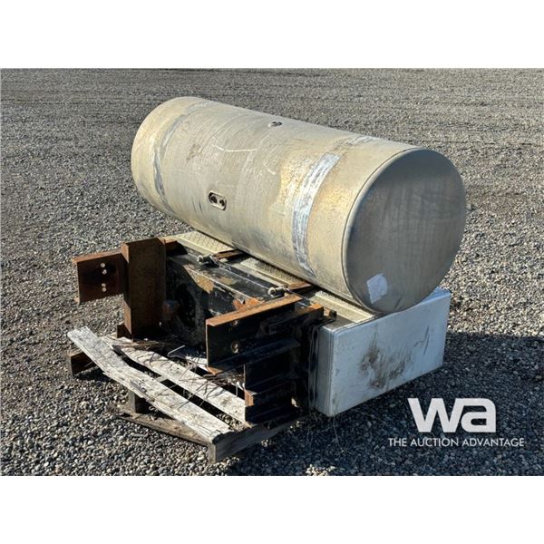 379 LITER FUEL TANK & HYDRAULIC TANK