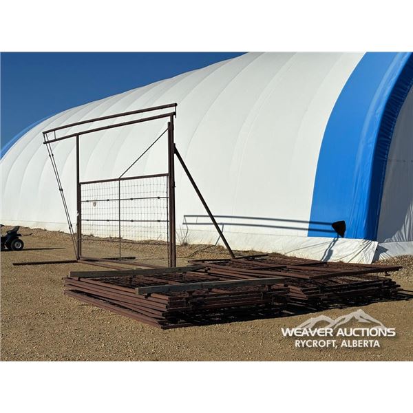 LIVESTOCK PANELS W/ GATE