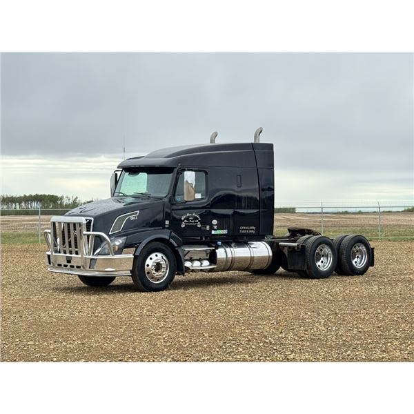 2015 VOLVO VN T/A SLEEPER TRUCK TRACTOR