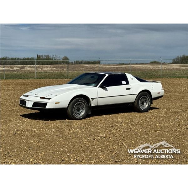 1982 PONTIAC FIREBIRD 2 DOOR CAR