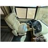 Image 7 : 1999 MONACO DYNASTY 40 FT. S/A MOTORHOME