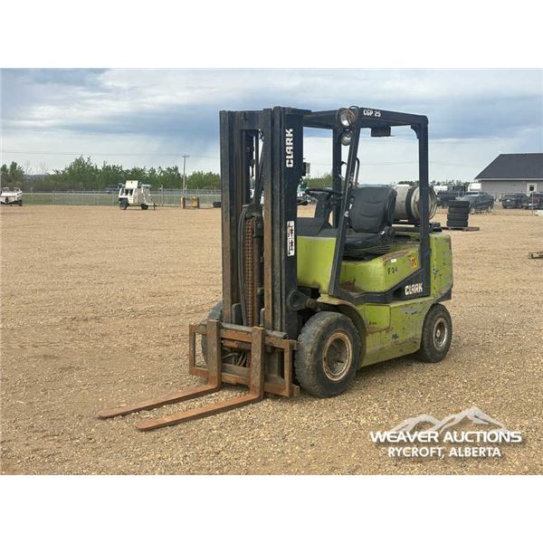 CLARK CGP25 PNEUMATIC FORKLIFT