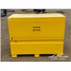 Image 5 : METAL TOOL BOX