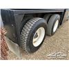 Image 37 : 2000 INTERNATIONAL 8100 T/A  ACID PRESSURE TRUCK