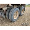 Image 12 : 2001 DOEPKER 36 FT. T/A GRAIN TRAILER