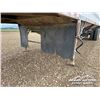 Image 8 : 2001 DOEPKER 36 FT. T/A GRAIN TRAILER