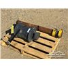 Image 2 : TRACK HOE ROLLER AND PIN