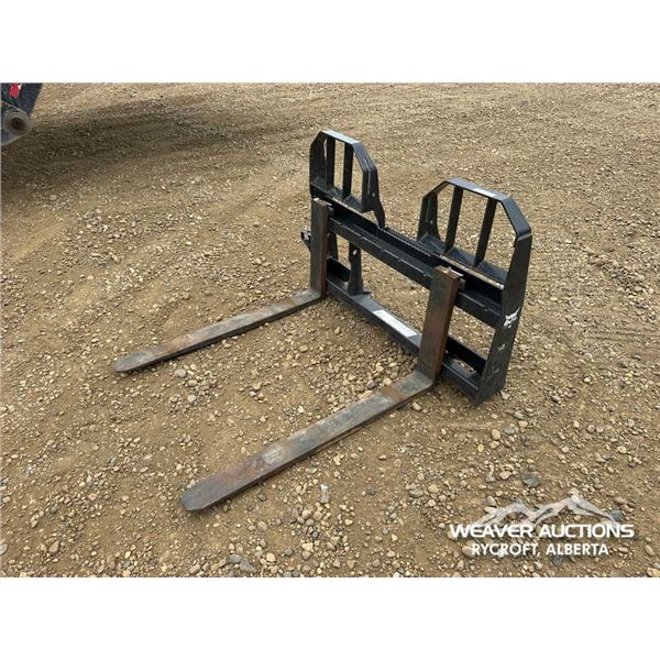 BOBCAT SKID STEER PALLET FORKS