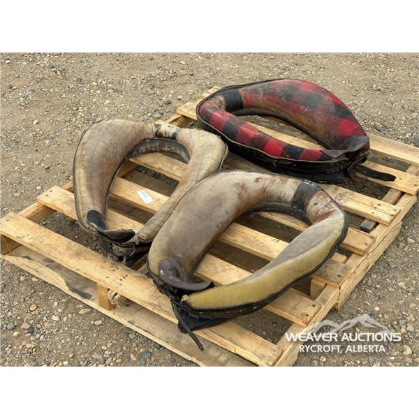 3 CLOTH FACE COLLARS