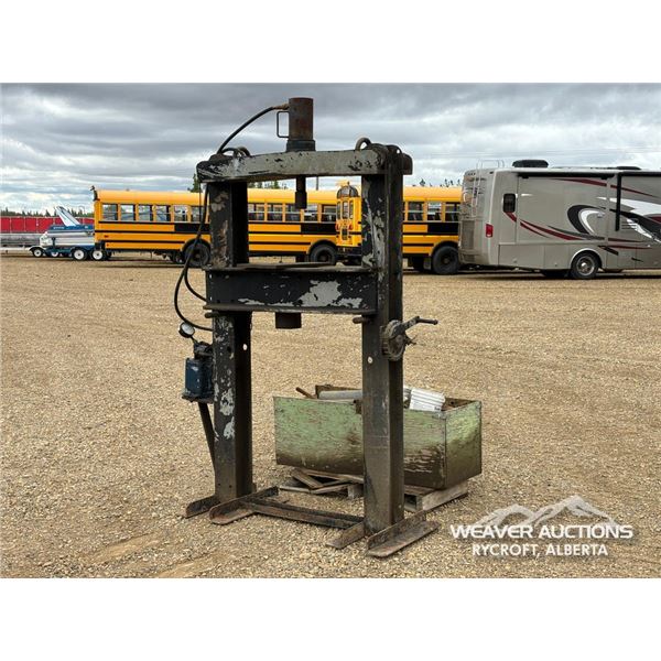 HYDRAULIC PRESS