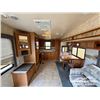 Image 6 : 2002 TOPAZ TRIPLE E T/A 5TH WHEEL TRAVEL TRAILER