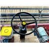 Image 12 : VERSATILE 4750 22 FT. SWATHER