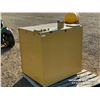 Image 4 : CAT FUEL TANK