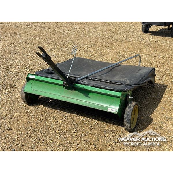 44 IN. JOHN DEERE LAWN SWEEP