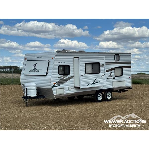 2005 FLEETWOOD 21 FT. MALLARD T/A TRAVEL TRAILER
