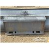 Image 5 : 75 IN. SKID STEER BUCKET