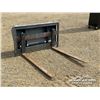 Image 2 : 4 FT. SKID STEER PALLET FORKS