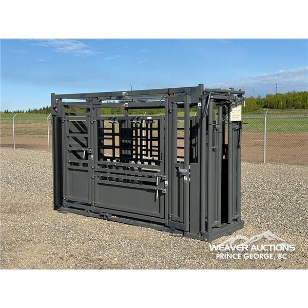 TOUGH BUILT DELUXE CATTLE SQUEEZE CHUTE