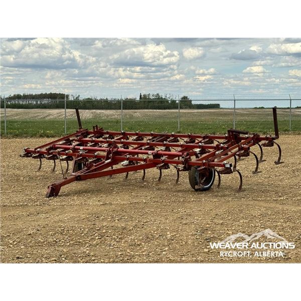 INTERNATIONAL 18 FT. 105 CULTIVATOR